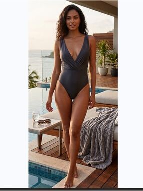 Lua Morena Plunge Double V Neck w/Gold Necklace One-Piece Swimsuit Black NEW!